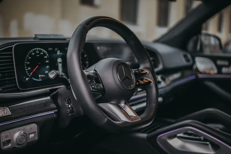 Руль и приборная панель GLS