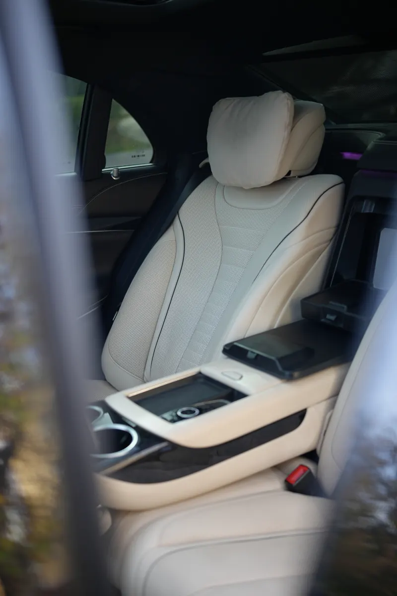 Салон Mercedes-Benz S-Класс: кресла заднего ряда